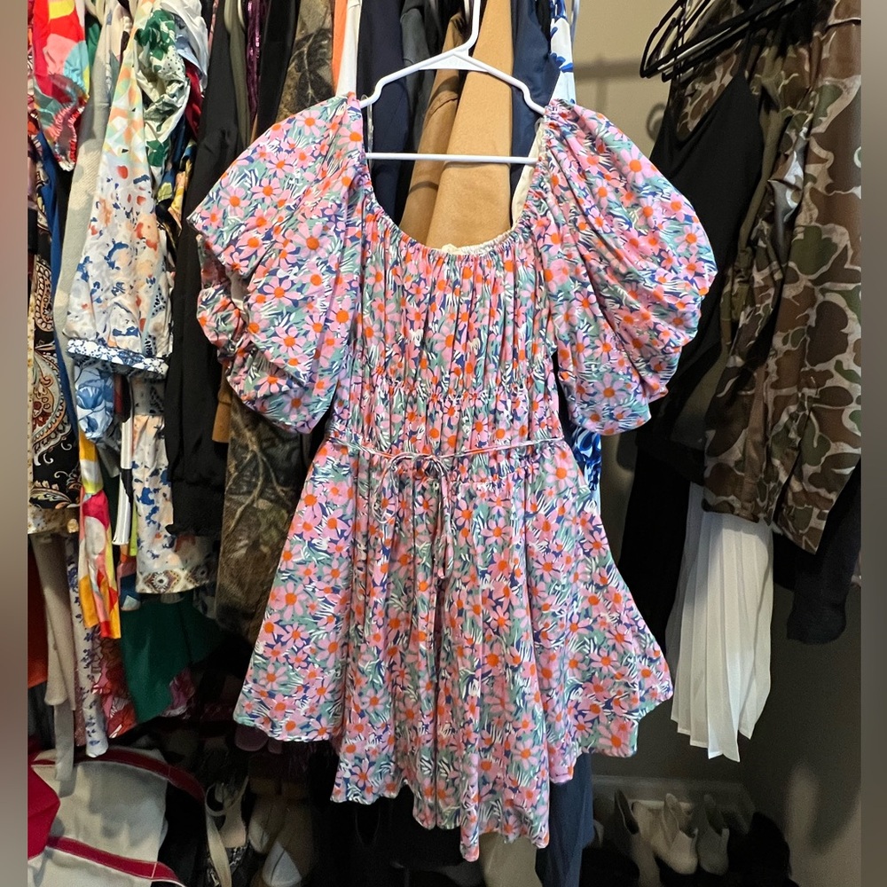 Puff sleeve dress